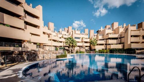 5 Stars BEACHFRONT PARADISE - Seaview, Always Heated Pool, Gym, Sauna! - Foto 3