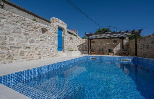 House AnaDora with pool - Zlarin - Photo 39
