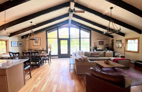 Charming Stratton Ski House Walk to Slopes - Foto 16