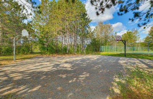 7 Mi to Dwtn - Family Condo in Harbor Springs! - Foto 34