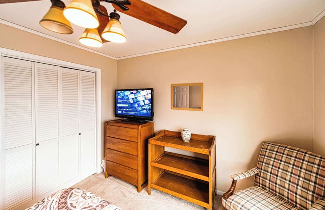 Osage Beach Getaway Lake Views Pet Friendly! - Photo 12