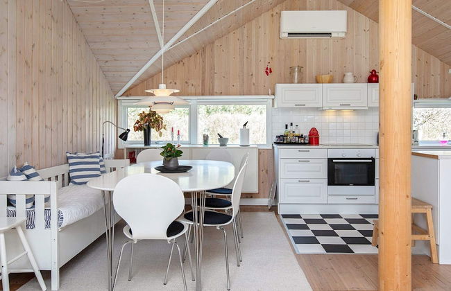 10 Person Holiday Home in Stege - Foto 6