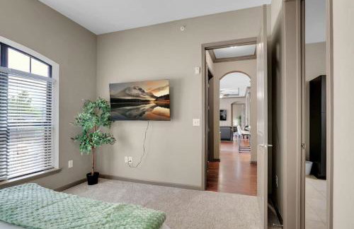 Cozy 2BR- Pool,Gym,Pkng,Near BOK Ctr&Arts Dstrct - Photo 55