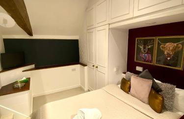 Farmhouse Retreat with Hot Tub, Pool, Horses, Games Room, Free Car Park, Only 45 min from Oxford Circus - Foto 49