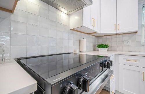 Disney-Close Lakefront Renovated 4BR Pool - Foto 15