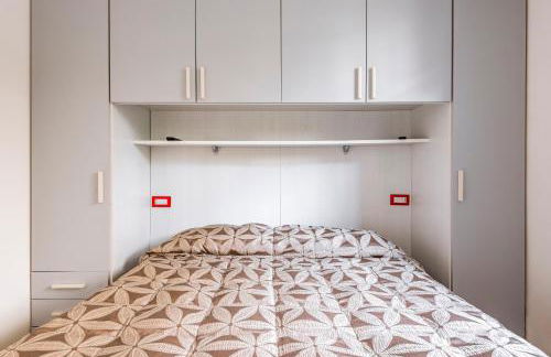 Piano Terra Moderno con Ampi Spazi e Luminosità - Foto 17