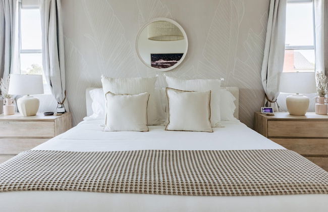 Mediterranean Modern Steps to Beach Dining w Spa - Foto 40