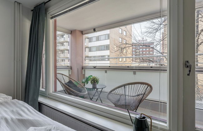 Spacious Downtown Apt with Balcony that Hosts 10 - Foto 11