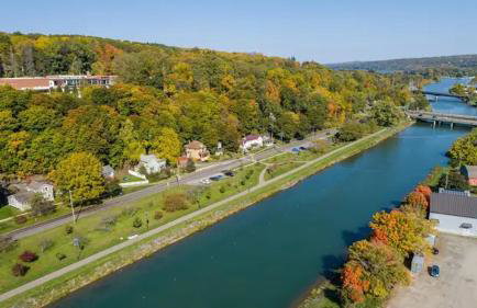 Great Location! Colleges! Hiking! Ithaca Commons! - Foto 25