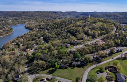 Holiday Island Escape w/ Panoramic Lake Views - Foto 42