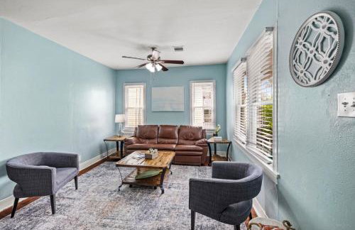 M Street Double Top Floor of a Historic Triplex Sleeps 12 Walk to Beach - Foto 2