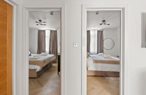 Stylish Flat I Sleeps 6 I With Parking - Photo 8