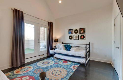 Epic Location- Steps from 12th S, Sleep12 - Foto 20