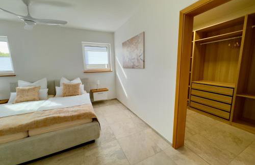 luxuriöse Villa Möwengeflüster - 220qm große Ferienwohnung für bis zu 8 Gästen mit Sauna direkt am Goitzschesee - Foto 22