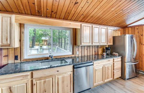 Lake-View Cabin with Furnished Deck in Hadley! - Foto 8
