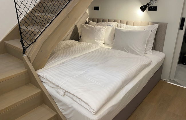 HONEST Karlín - Foto 37