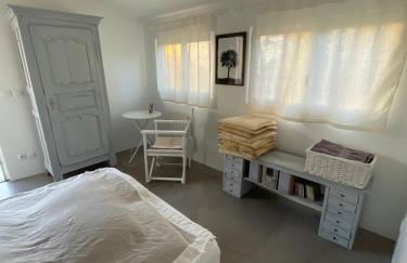 Unique Family House Steps from Port Miquel Beach - Foto 24