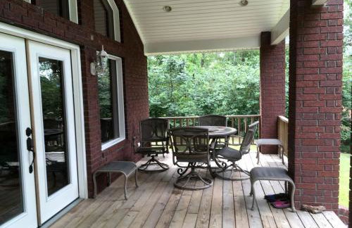 Lake Hamilton Cabin Retreat for Twelve in the Ouachita Mountains, Arkansas - Foto 5