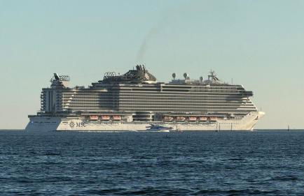 Apto 711 - Elegância com vista parcial da Praia - Foto 26