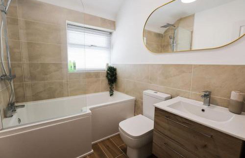 'Station House' Cosy Renovated Family-Friendly Home in Runcorn, Cheshire - Train Station Liverpool Chester Links, Brindley Theatre - Foto 23