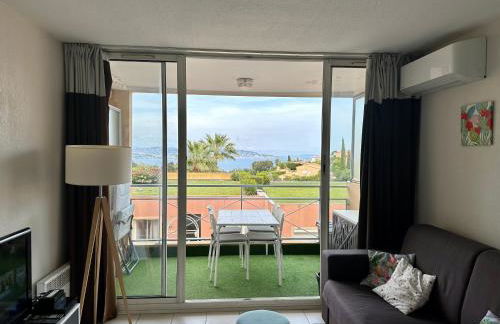 Vue mer et sur la baie de Cannes piscine 450m2 randonnée VTT au pied de l Esterel - Foto 23