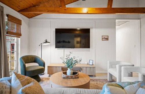 10min to NRG | Hot tub | Sauna | Firepit | 4br 3ba - Foto 9