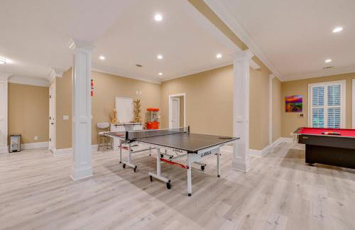 Hike and Explore! Luxe Retreat Near Lake Norman - Foto 7