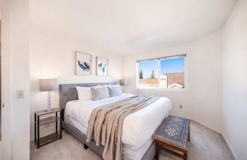 Brier 5BR Retreat w Pool Table Deck Central AC - Foto 37