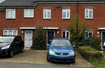 Andover Charming Three Bedroom House - Photo 10