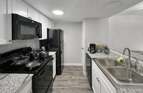 Modern One Bedroom Apartment in Addison with Pool - Foto 11