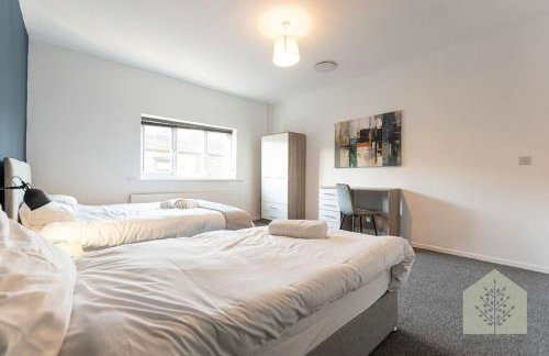 Holt House - Photo 4