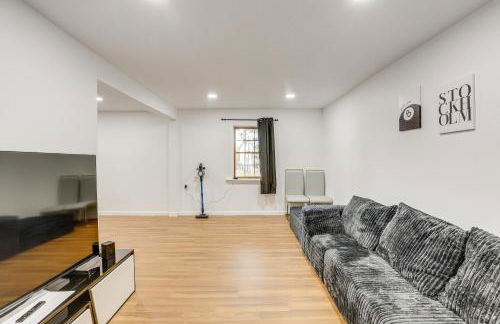 Updated Getaway with Sauna and Yard in Bloomsbury! - Foto 6