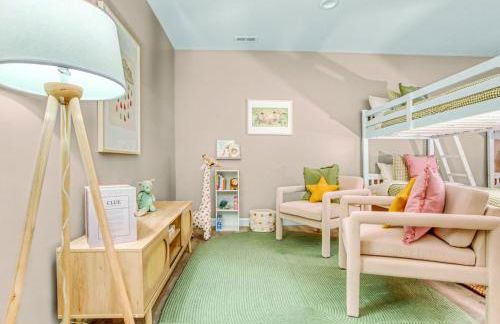 7 Bdrm, Pickleball, Bball, HotTub, FirePit, Golf! - Foto 66