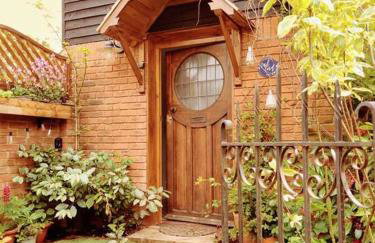 TAIL END: Bijoux Broads & Beach Base! Now with TV! - Photo 8