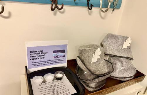 WOW!! Ultimate Pocono Retreat Hot Tub, Game Room, Fire Pit, Near Lakes & Hiking! - Foto 45