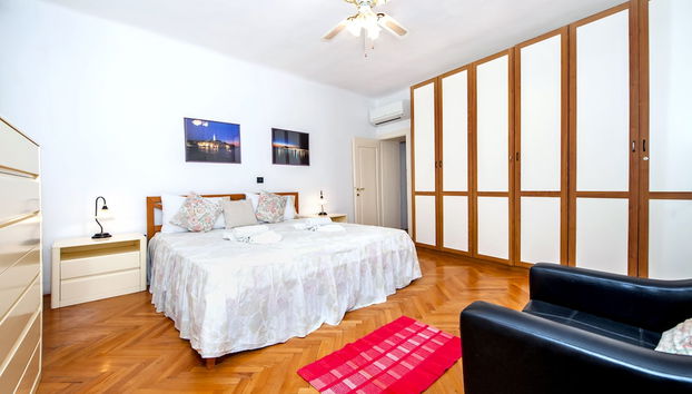 Carera Seaview Apartments - Photo 3, Room