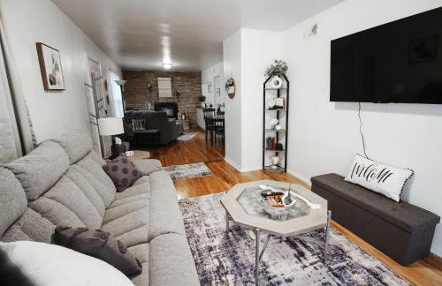 Fenced Lot W Home Gym plus Washer and Dryer - Foto 1