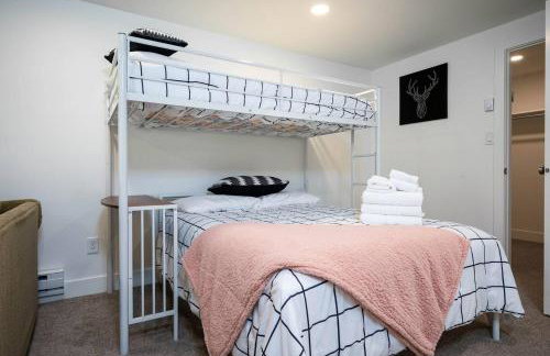 Welcoming Wolf Getaway WL1405 Ski Escape Hot Tub - Foto 26