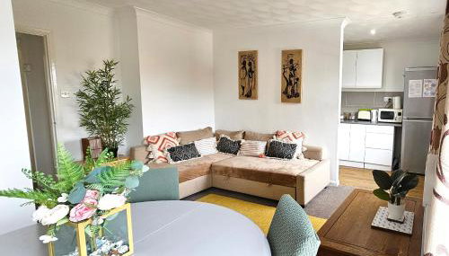 2 bed apt w/ private parking close to town centre - Foto 4