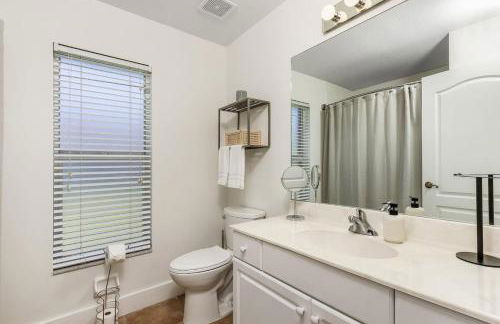 Lakeview Villa lovely pool home in gated community - Photo 30