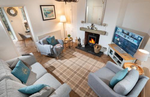 Woodland Cottage - private courtyard - Pet Friendly Retreat in the heart of Windermere - Photo 7