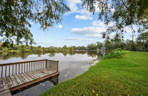 Woodlands Area Lake View Retreat - Foto 48