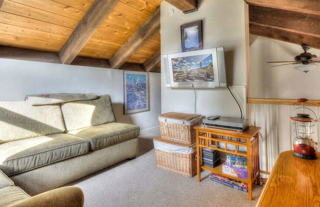 Lake Forest Villa Patio w/ BBQ - Photo 10