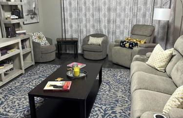 Relax with Spacious Modern Simplicity - Photo 3