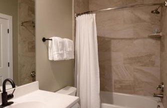 Piedmont Place Suite 401 Modern Apartment in Crozet Near King Family Vineyards - Foto 15