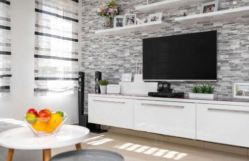 VILLA MILLA with private pool, jacuzzi, sauna, gym, max. 8 person - Photo 5