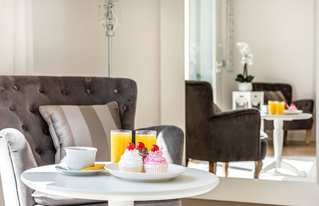 Luxury Lakefront Catullo with pool - Photo 47