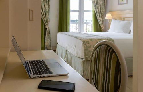 Luxuoso resort cinco estrelas com vista para o mar - Foto 16