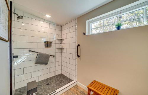 Less Than 9 Mi to Dtwn Tulsa Lovely Home with Yard and Deck! - Foto 15