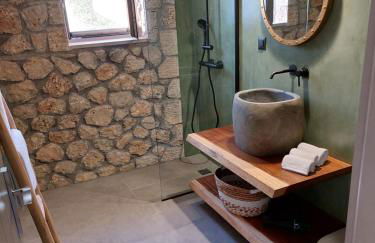 Elaiopetra Kefalonia - Stonehouse Hideaway with pool - Modern Luxury with Serene Sea and Mountain Views - Foto 36